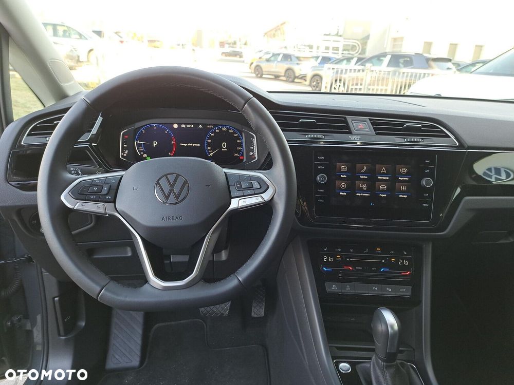 Volkswagen Touran - 14