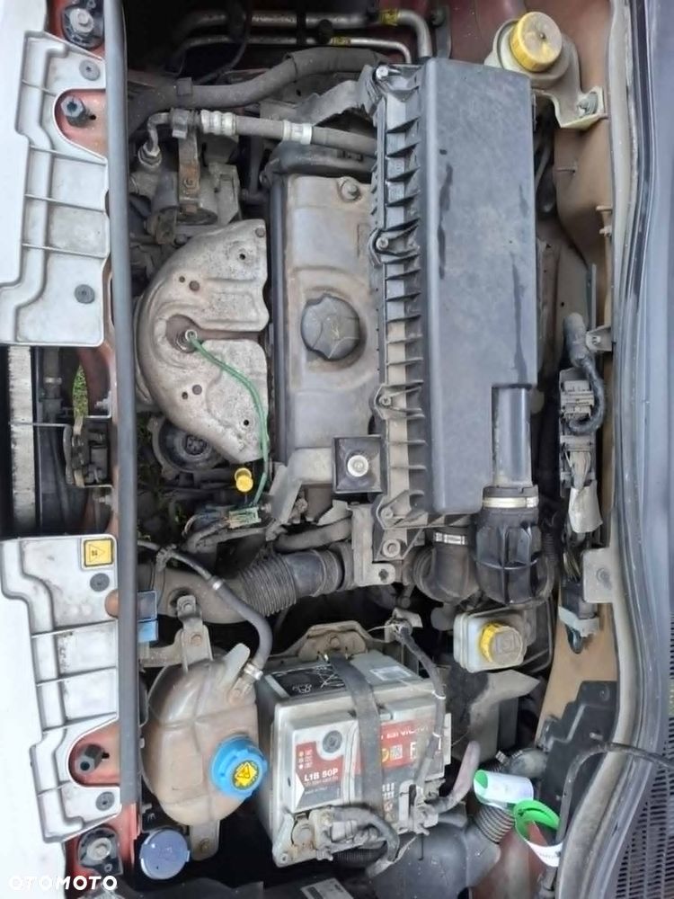Fiat Qubo - 11