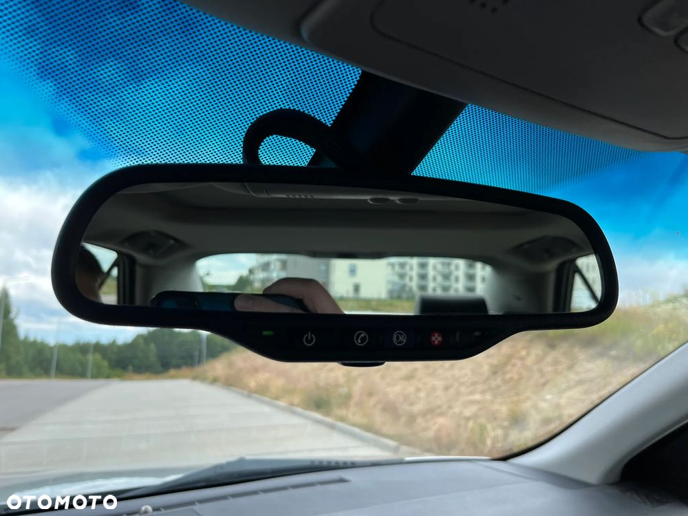 Cadillac STS - 17