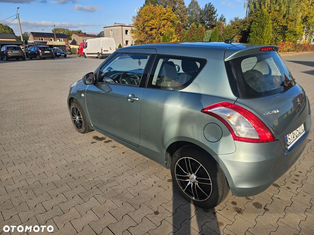 Suzuki Swift 2011 photo 5