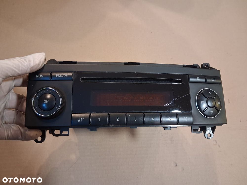 Radio MERCEDES B KLASA W245  OE - 1