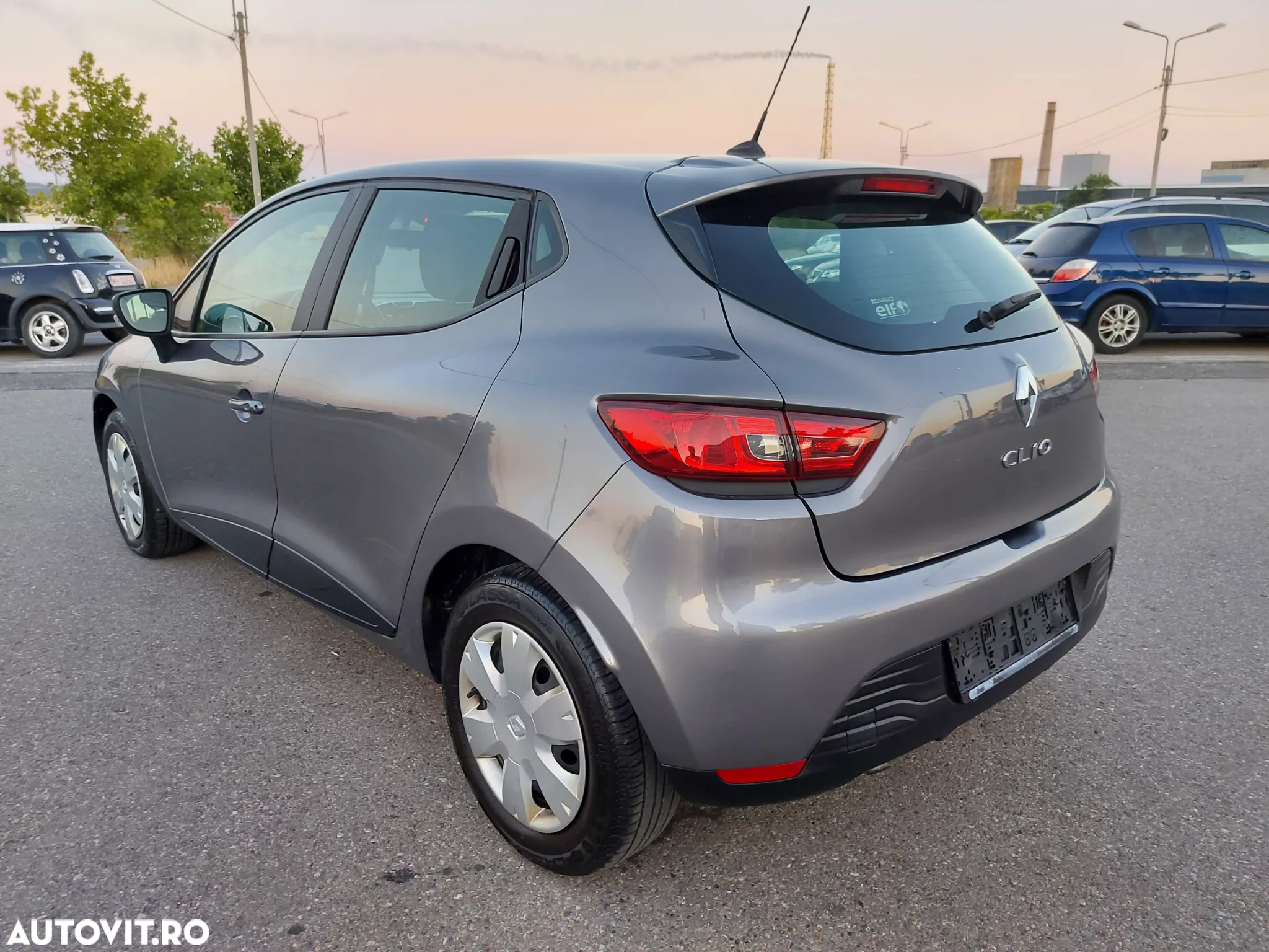 Renault Clio - 10