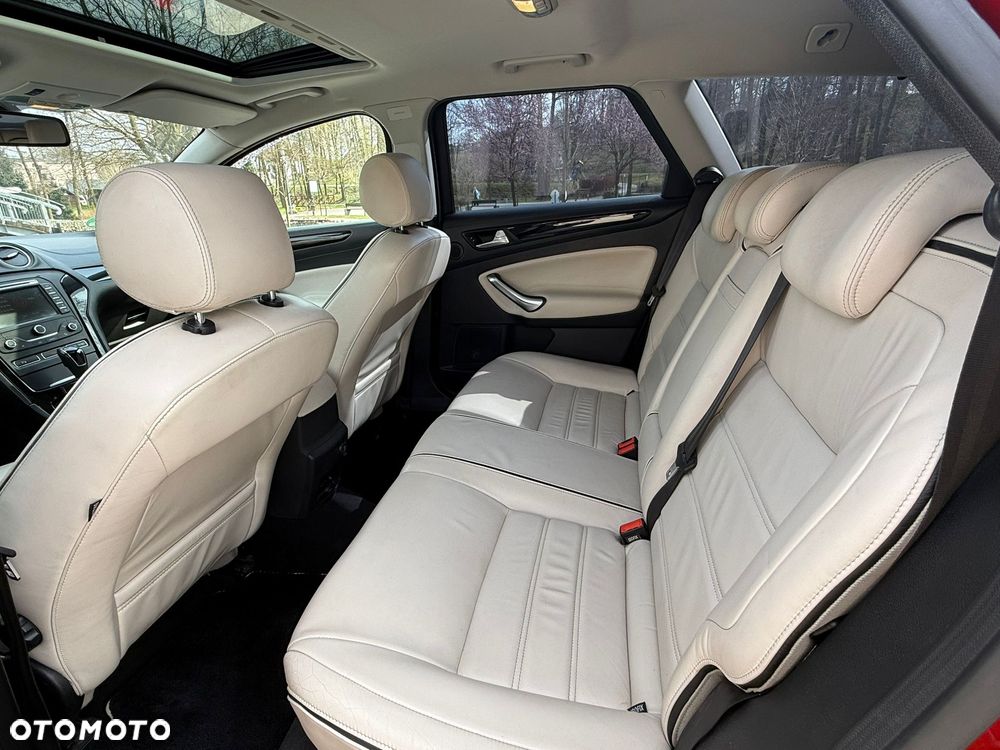 Ford Mondeo 2.0 EcoBoost Business Edition - 32