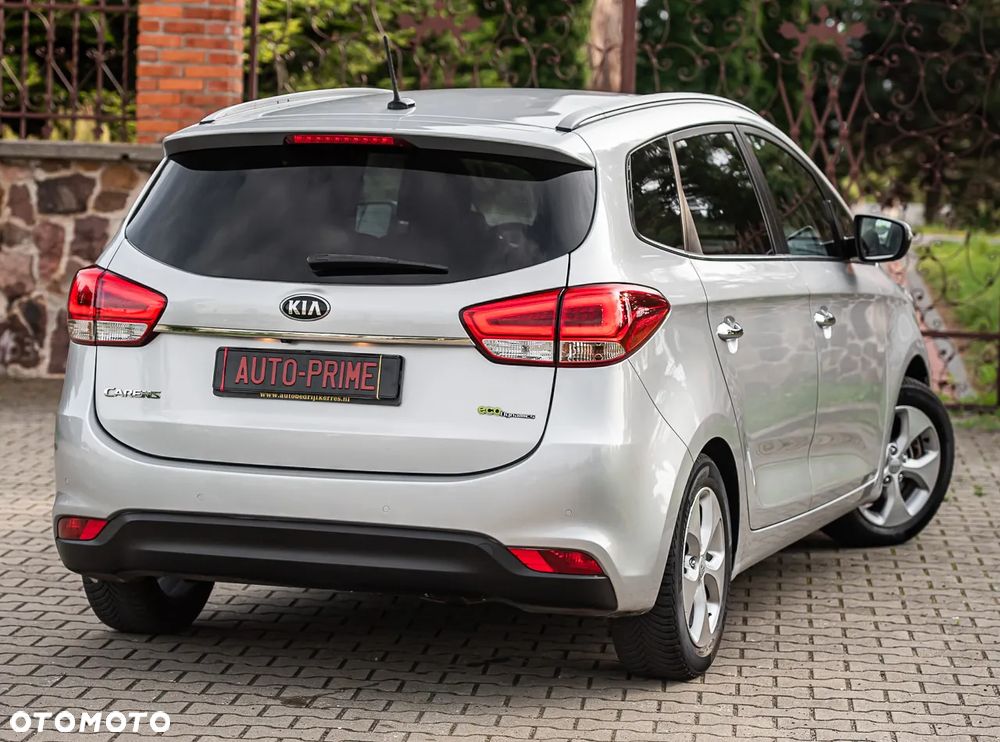 Kia Carens - 12