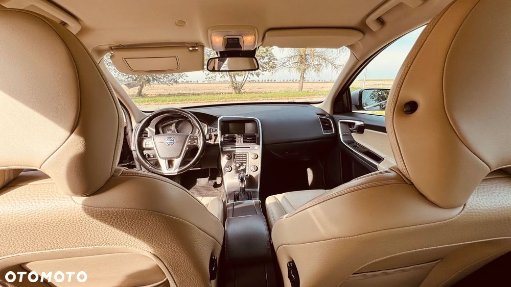 Volvo XC 60 2.4D AWD Momentum - 11