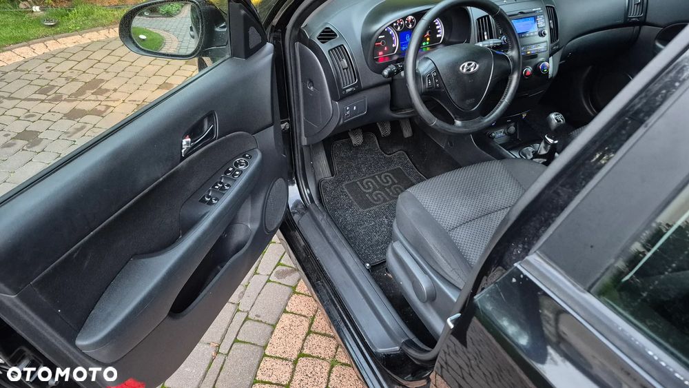 Hyundai i30 1.4 Comfort EU5 - 14
