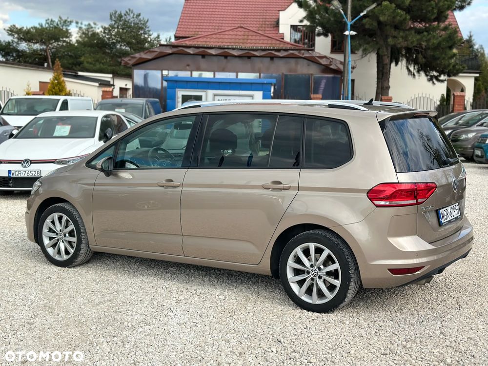 Volkswagen Touran 2.0 TDI BMT Comfortline - 11