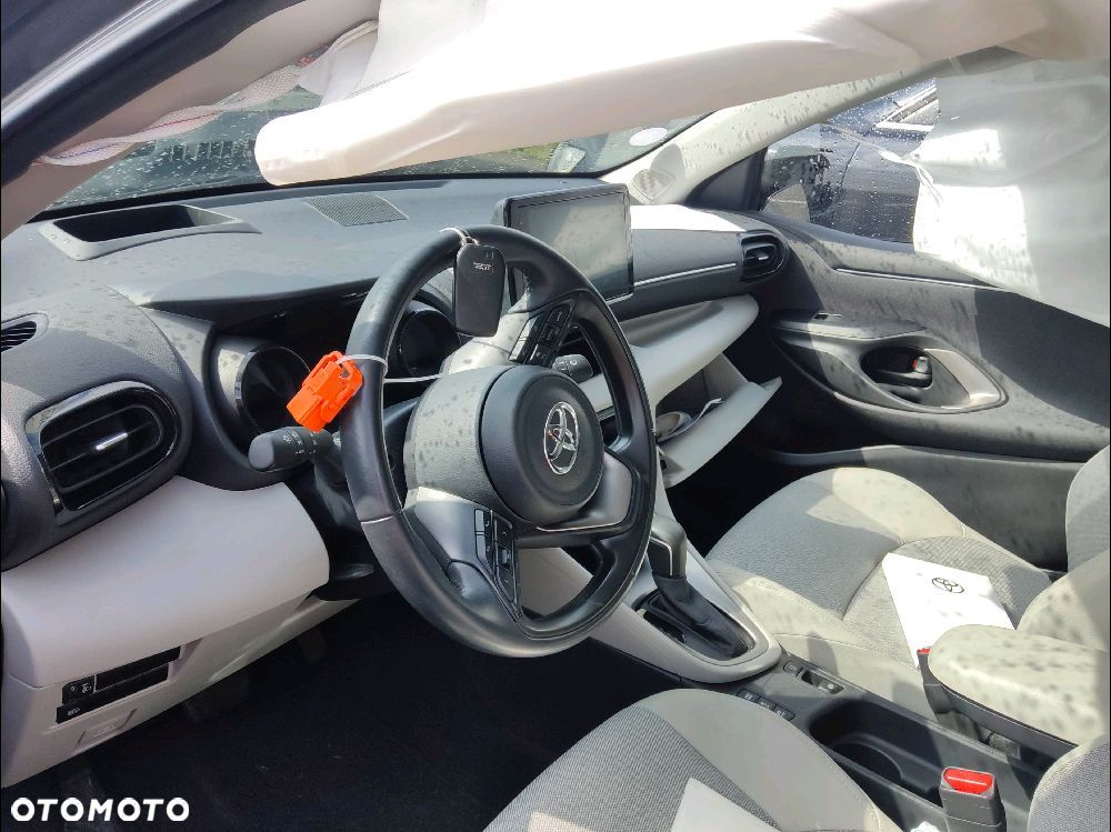Toyota Yaris Hybrid 100 Premium - 2
