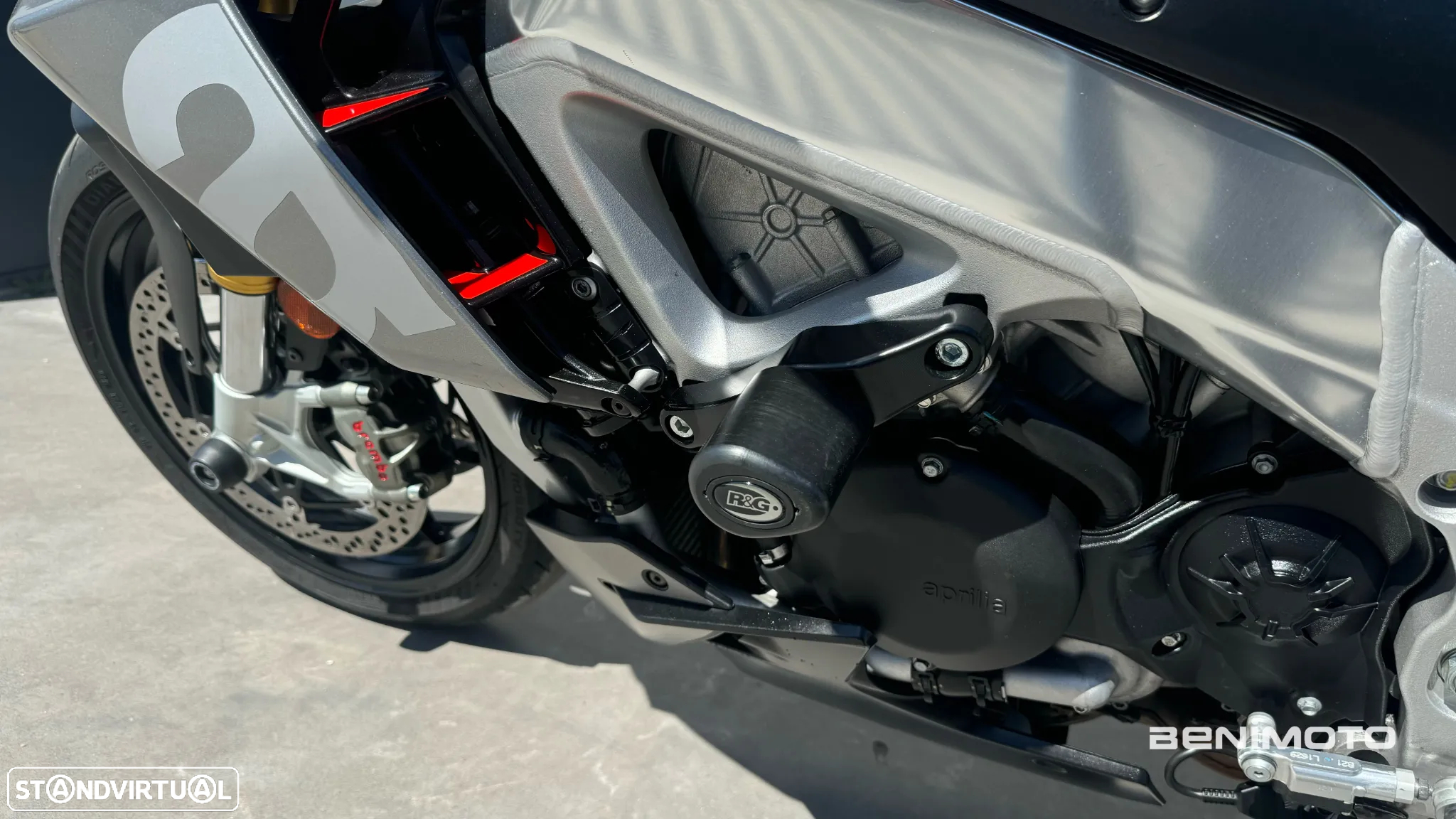 Aprilia Tuono V4 - 18