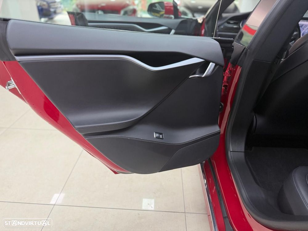 Tesla Model S 75D - 14