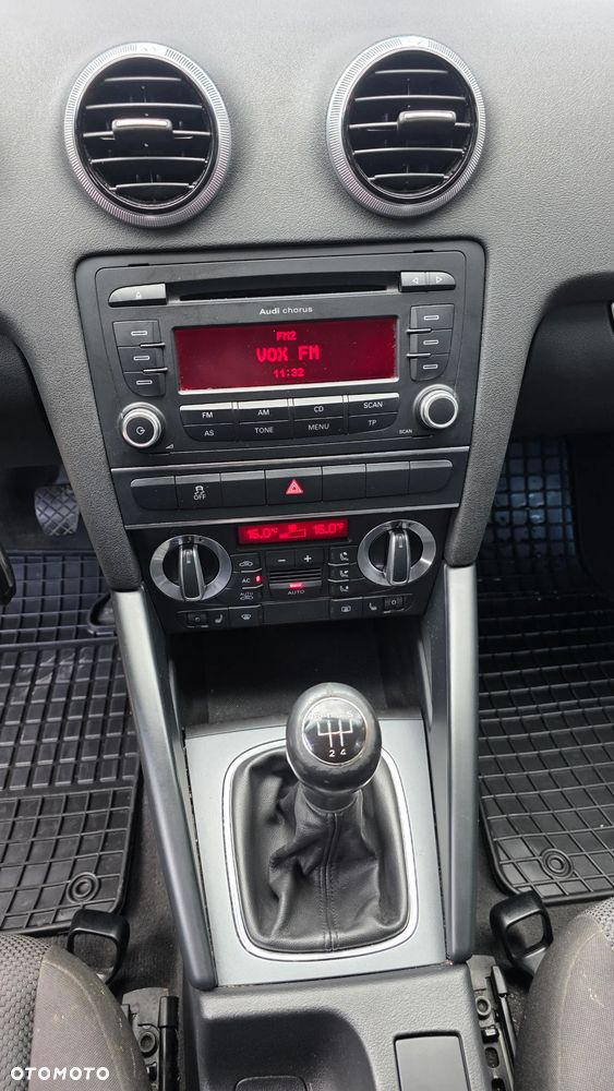 Audi A3 3-drzwiowe 1.6 TDI DPF Attraction - 34