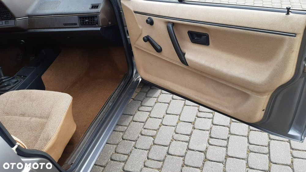 Volkswagen Passat - 19