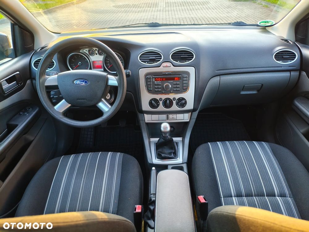 Ford Focus 1.6 Ambiente EU5 - 14