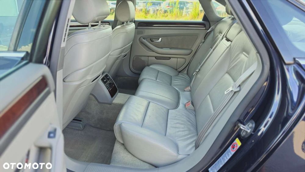 Audi A8 - 7