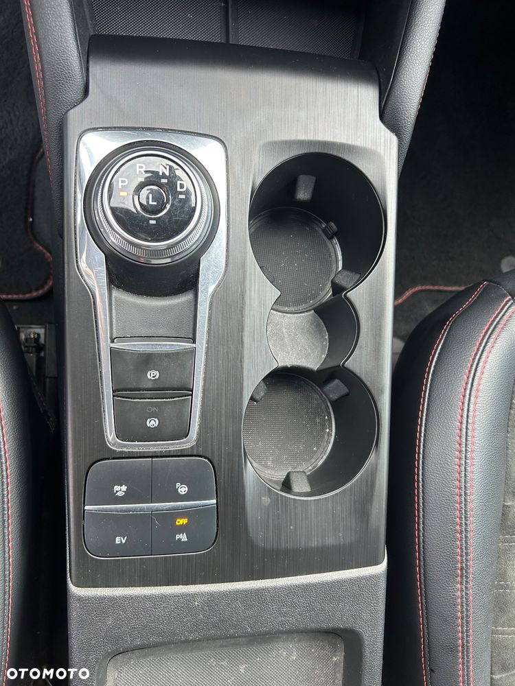 Ford Kuga 2.5 Duratec PHEV ST-LINE X - 39