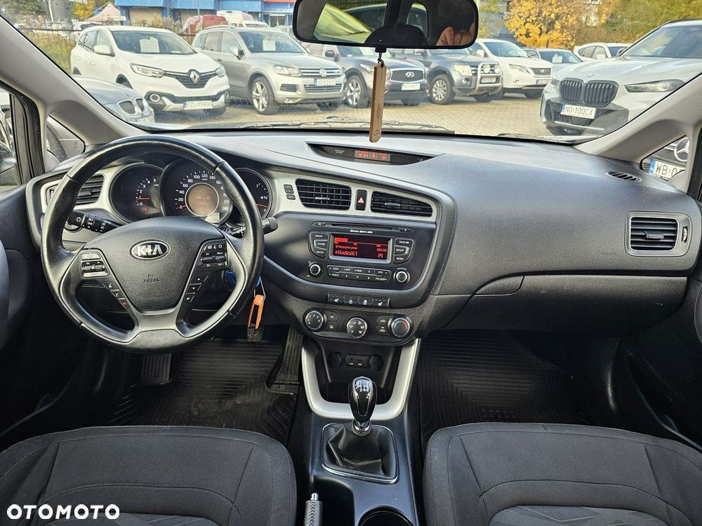 Kia Ceed 1.6 CRDi 128 ISG SW Dream-Team Edition - 14