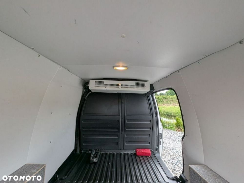 Volkswagen Caddy - 10