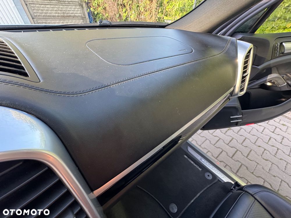 Porsche Cayenne - 23
