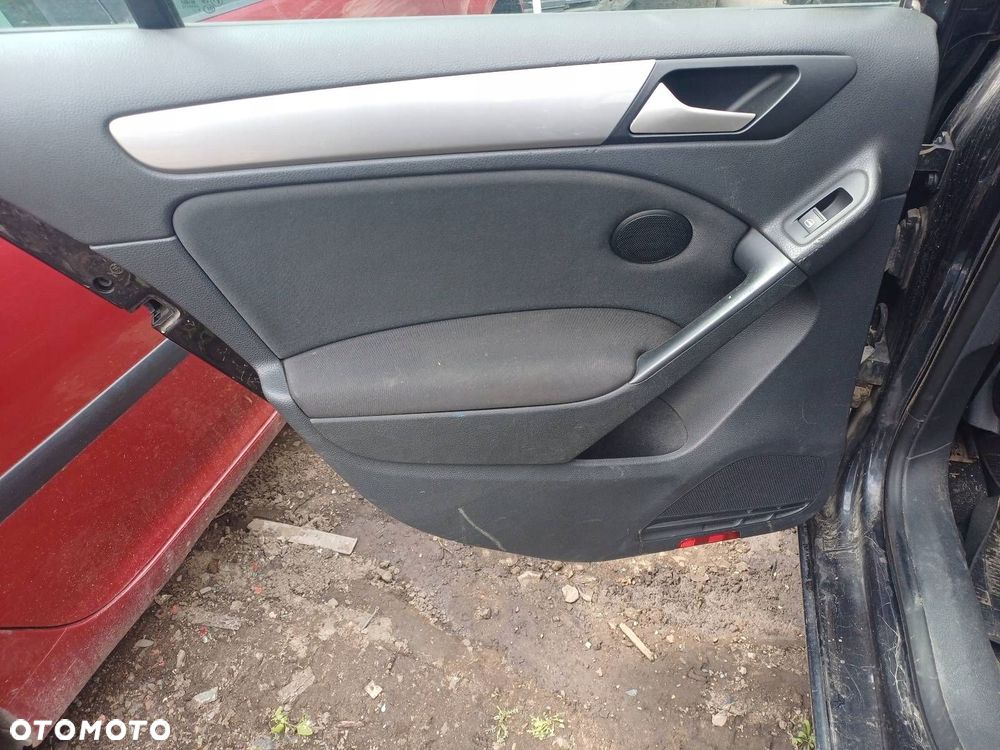FOTELE KOMPLET LEWY PRAWY KANAPA TYŁ + BOCZKI VOLKSWAGEN GOLF VI HB 5D - 5