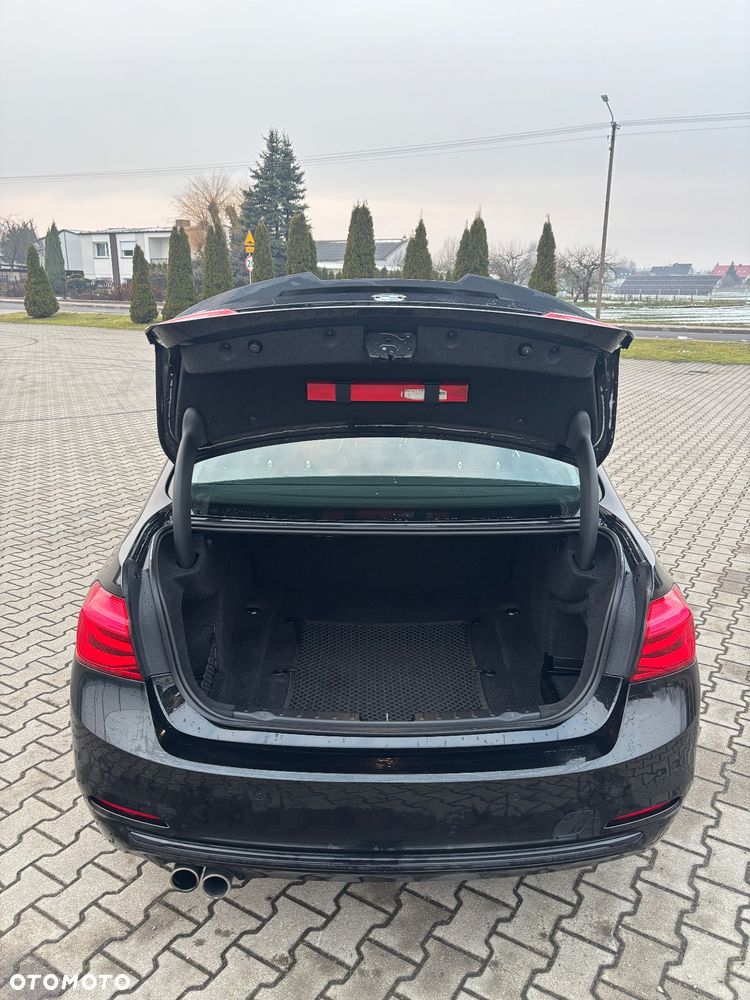 BMW Seria 3 330i Sport Line - 6