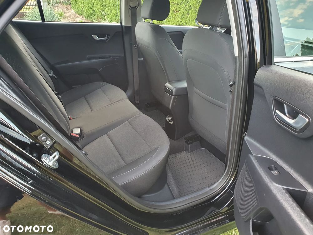 Kia Rio 1.0 T-GDI 100 Dream-Team Edition - 24