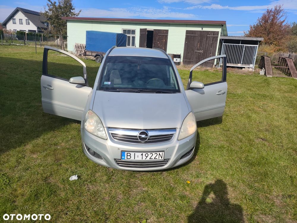 Opel Zafira - 1