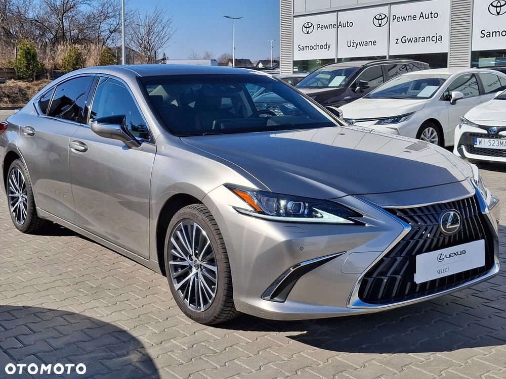 Lexus ES 300h Business Edition - 21