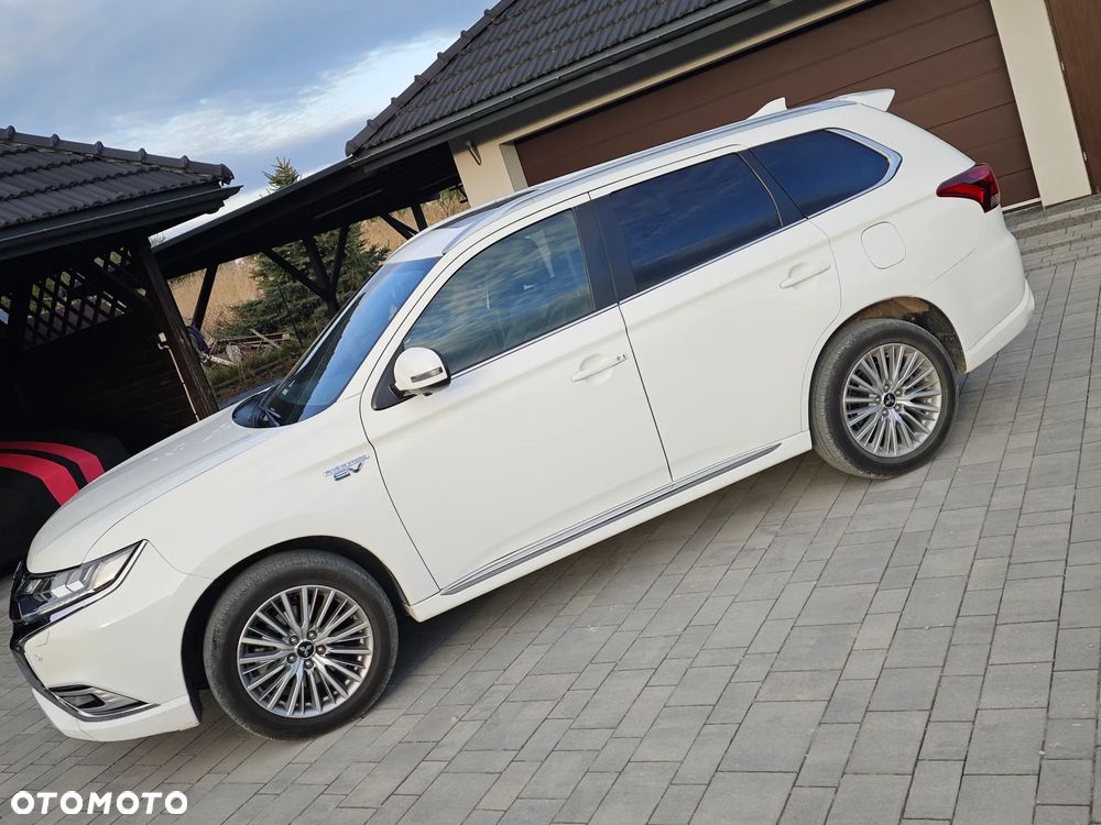 Mitsubishi Outlander Instyle + - 4