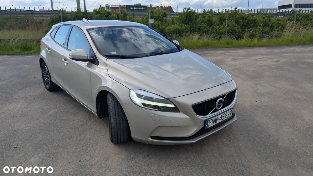 Volvo V40 D2 Drive-E Momentum - 4