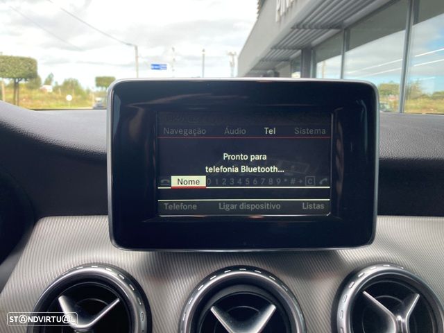 Mercedes-Benz GLA 220 d 4Matic 7G-DCT Urban - 27