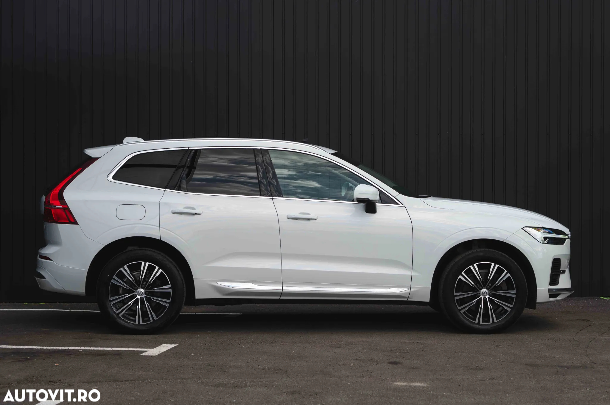 Volvo XC 60 T6 AWD Recharge Geartronic Inscription - 4