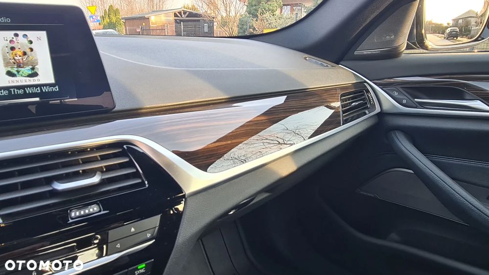 BMW Seria 5 530i M Sport Edition - 14