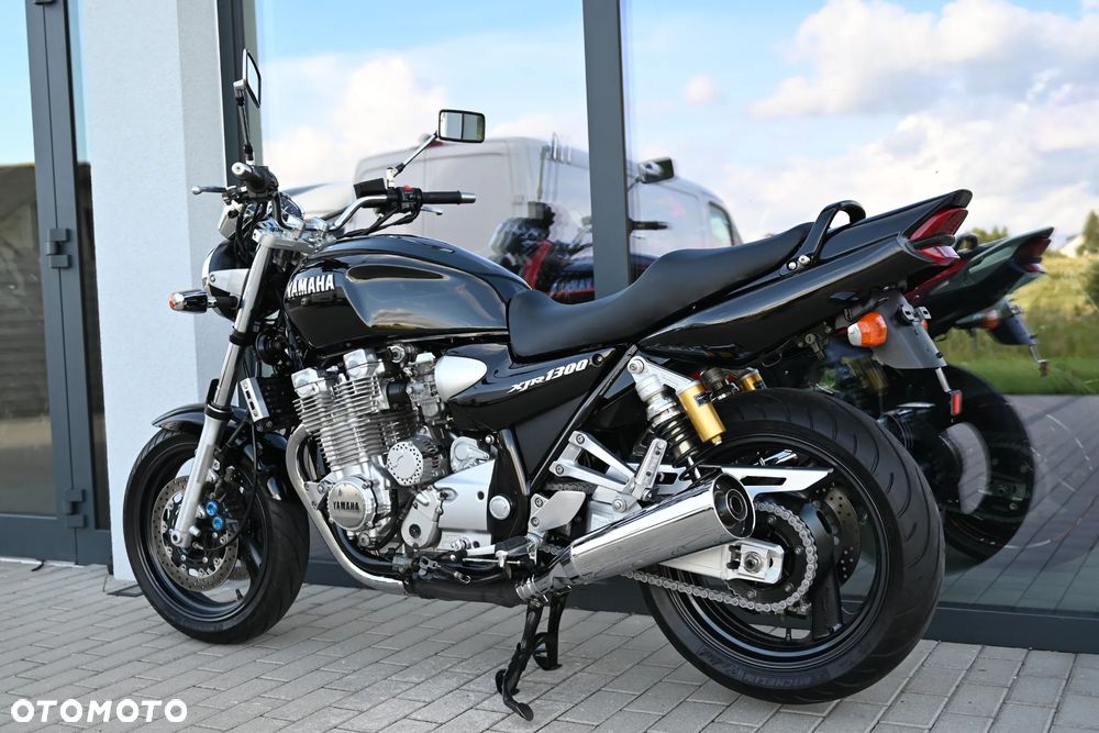 Yamaha XJR - 4
