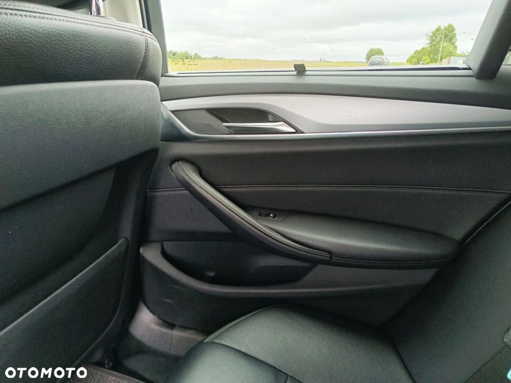BMW Seria 5 - 24