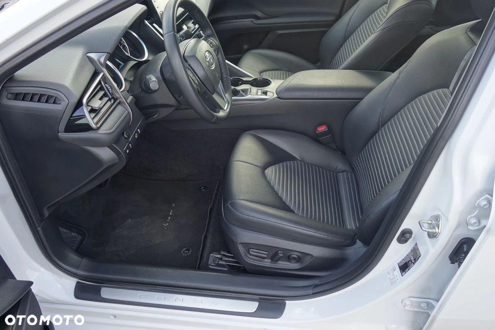 Toyota Camry 2.5 Hybrid Prestige CVT - 15