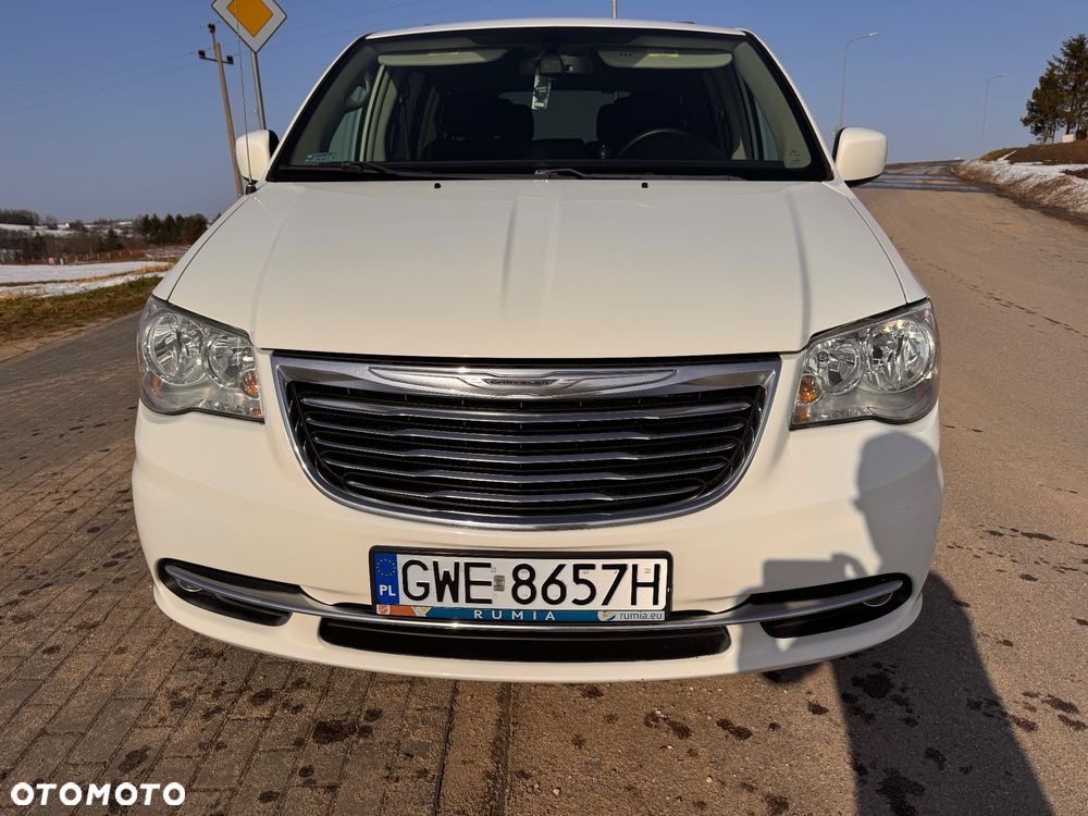 Chrysler Town & Country - 9