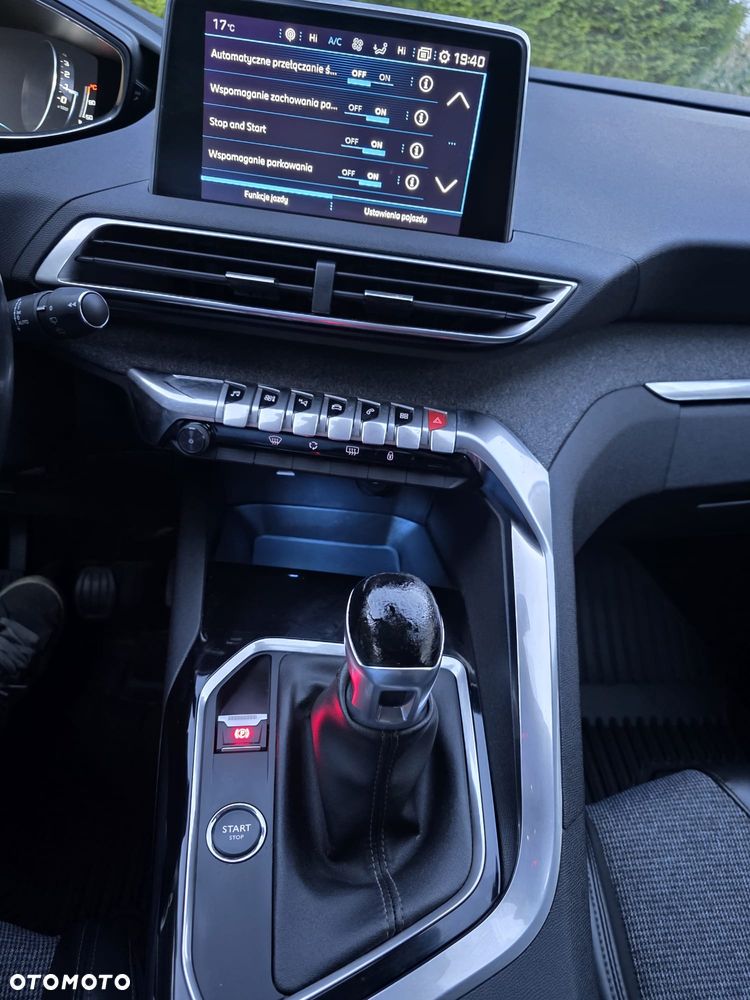 Peugeot 3008 1.2 PureTech Allure S&S - 20