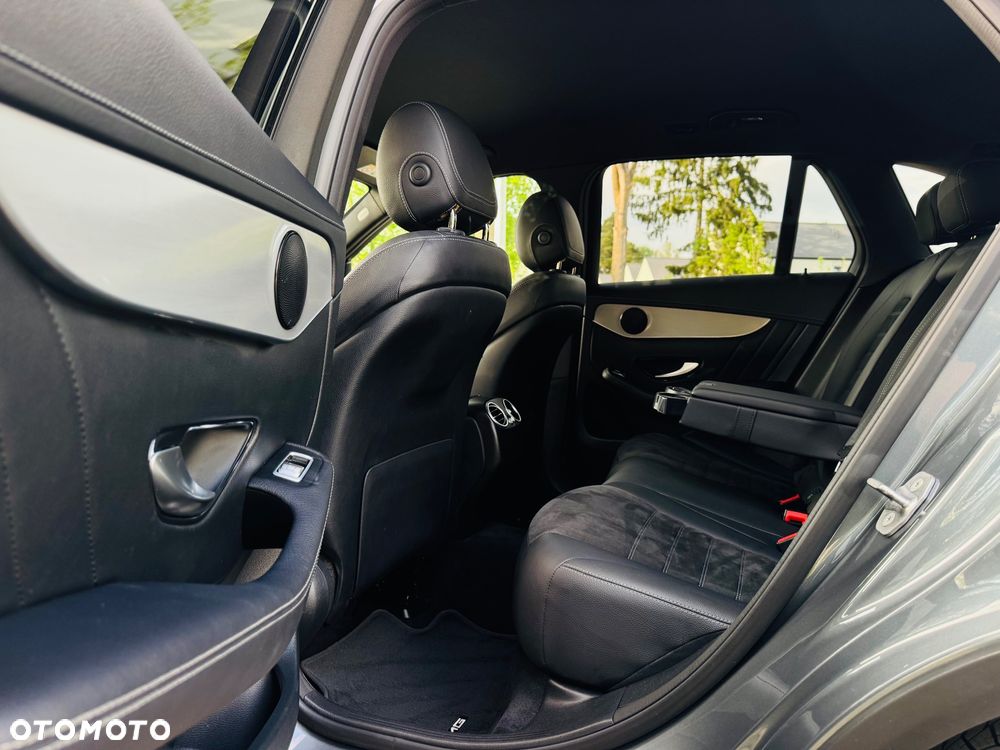 Mercedes-Benz GLC 200 4Matic 9G-TRONIC AMG Line Plus - 31