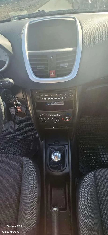 Peugeot 207 1.4 16V Trendy - 8