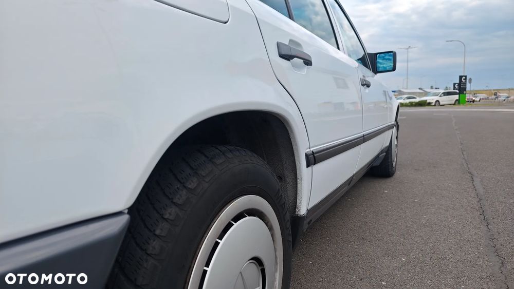 Mercedes-Benz Klasa E - 25