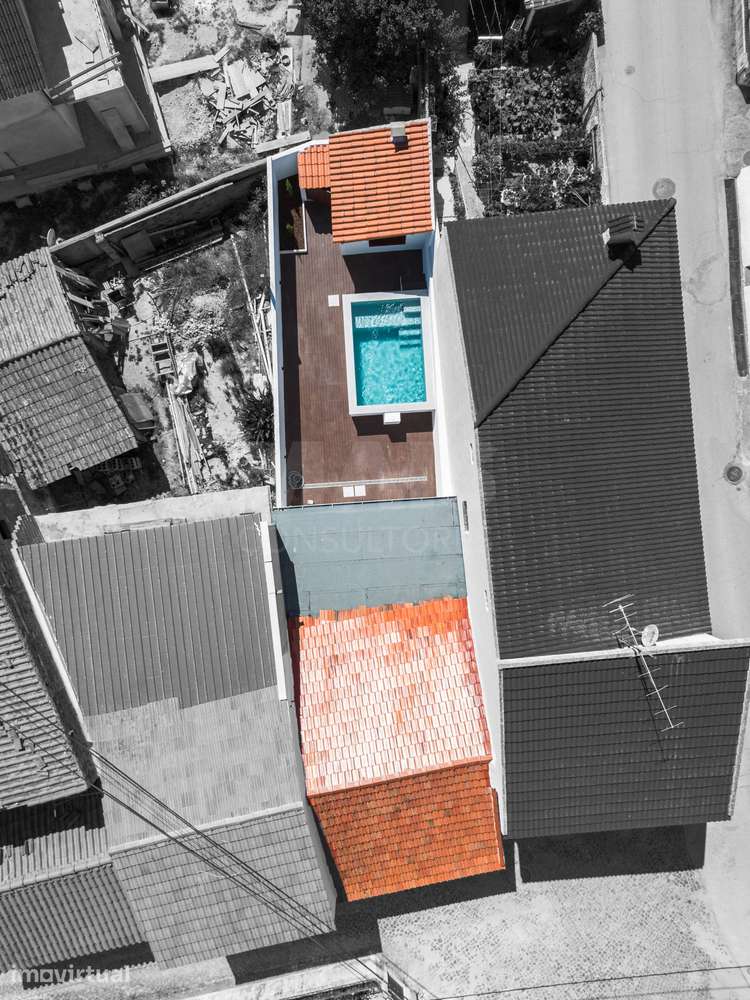 Moradia T2 remodelada a 15 minutos da Nazaré - Grande imagem: 3/19