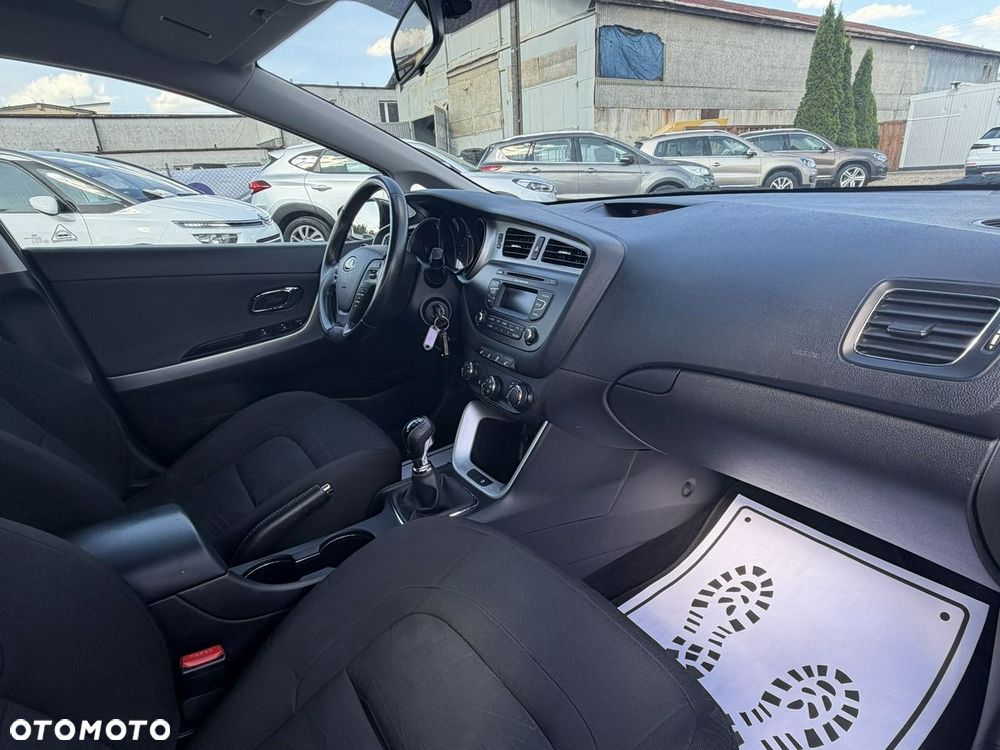 Kia Ceed - 37