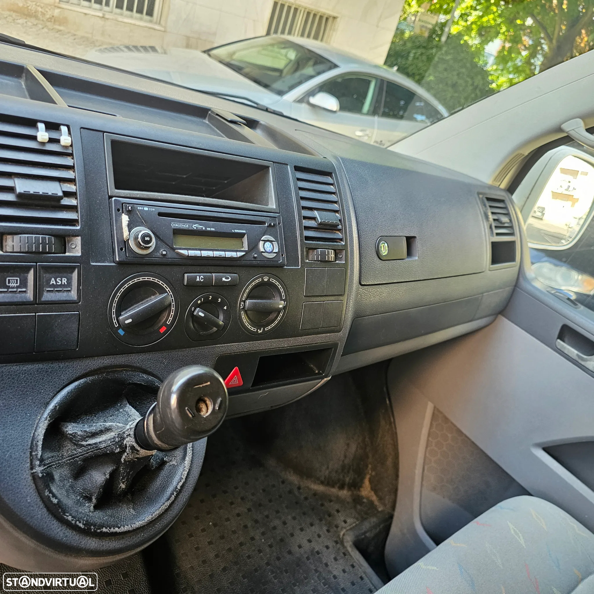 VW Transporter 2.5 TDI A/C - 16