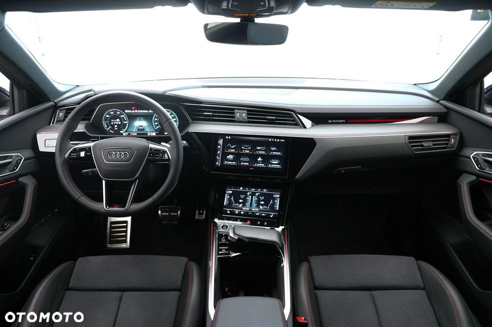 Audi Q8 e-tron - 24