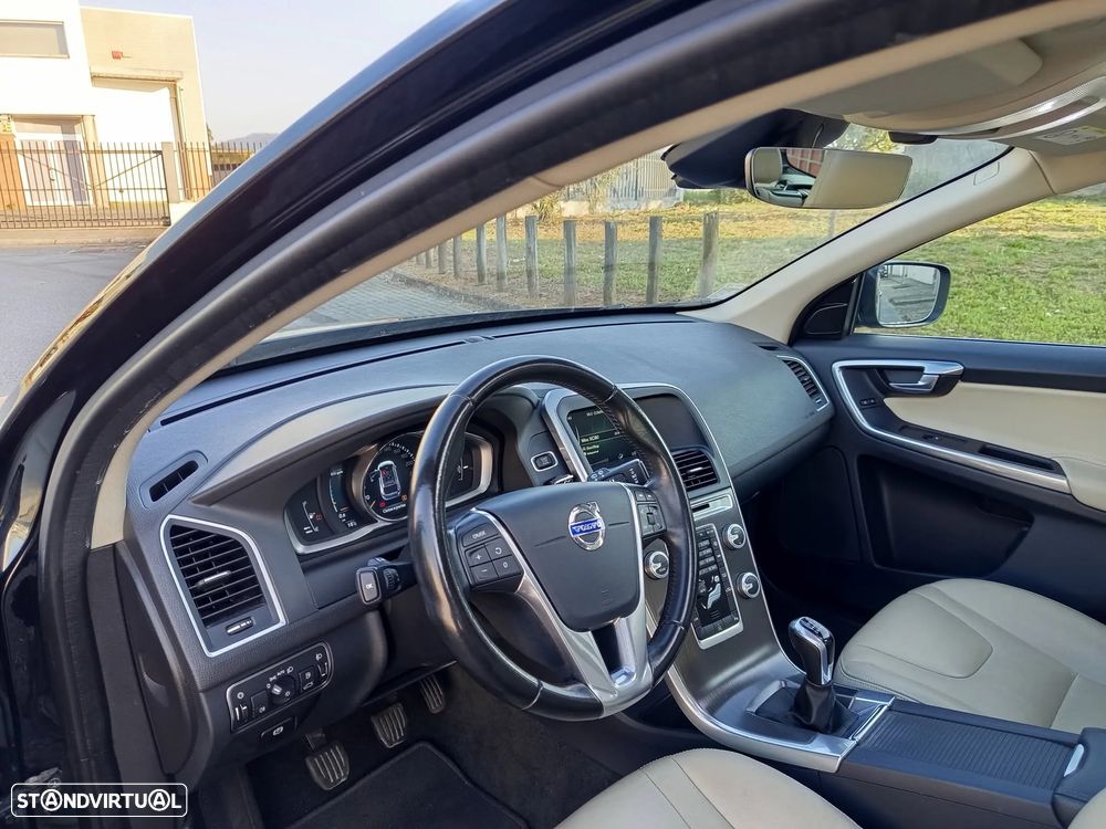 Volvo XC 60 2.0 D3 Momentum - 8