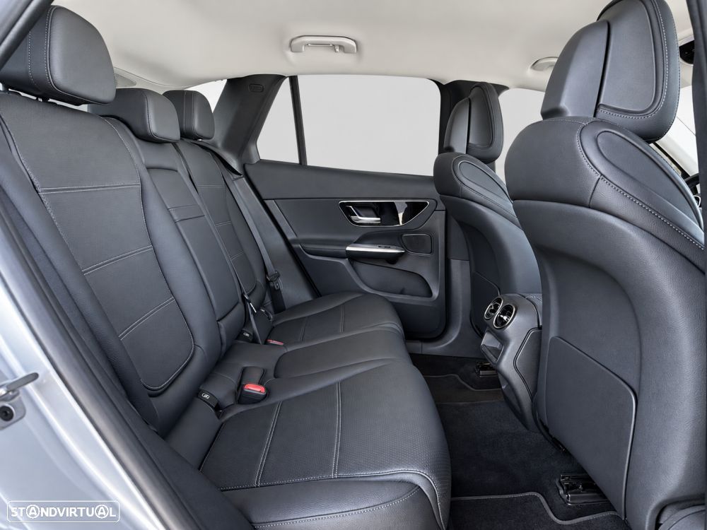 Mercedes-Benz GLC 300 e 4Matic 9G-TRONIC Avantgarde Advanced - 26