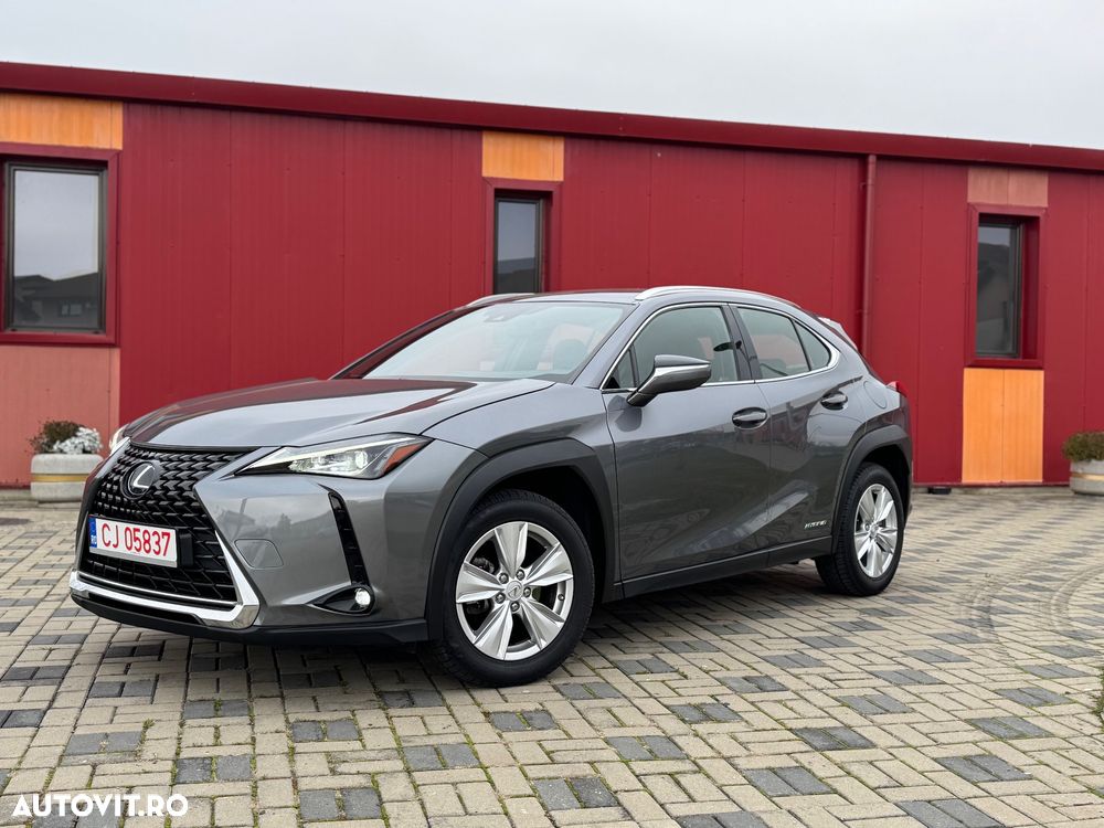 Lexus UX 250h FWD Business - 11