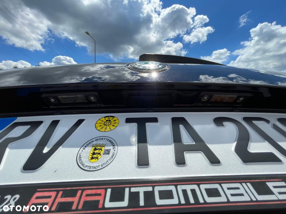 Skoda Octavia 2.0 TDI CR DPF RS - 34