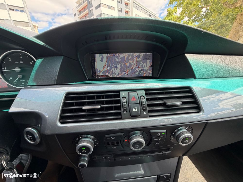 BMW 520 dA Executive - 35