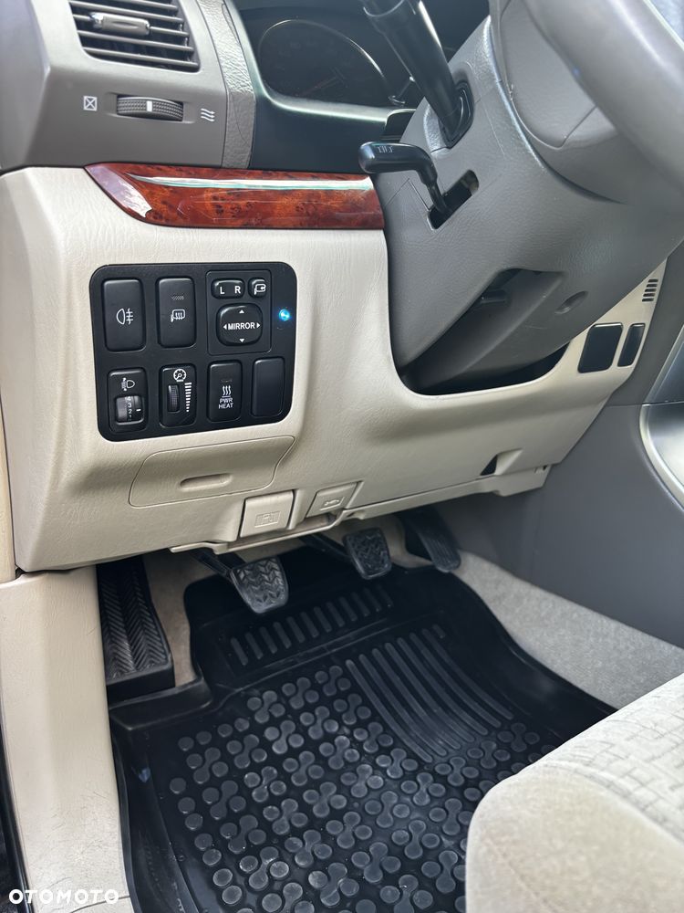 Toyota Land Cruiser - 13